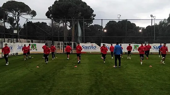 Elazığspor devre arası hazırlıklarına Antalya'da devam ediyor