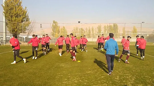 Elazığspor, lider Batman Petrolspor'la deplasmanda karşılaşacak
