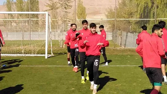 Elazığspor tam kadro çalıştı, biletler satışa çıktı