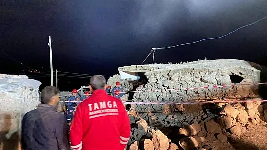 Erzurum'da yaşanan depremde 45 evde hasar tespit edildi