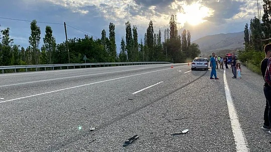 Erzurum'da iki otomobilin çarpışması sonucu 9 kişi yaralandı