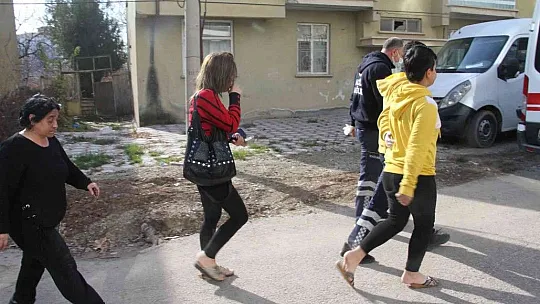 Eski sevgilisinin evini benzin döküp ateşe verdi