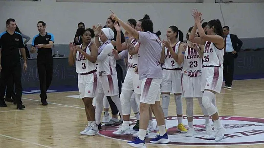 Elazığ İl Özel İdare, Macaristan ekibi Uni Györ'ü 74-67 mağlup etti