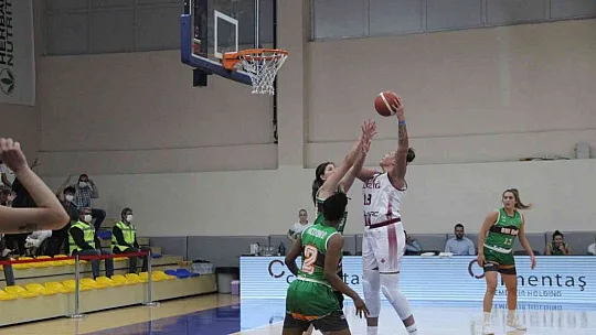 Elazığ İl Özel İdare, Macaristan ekibi Uni Györ'ü 74-67 mağlup etti
