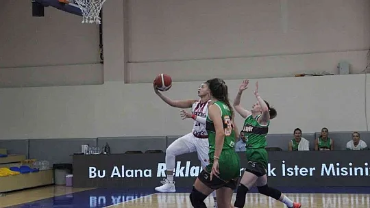 Elazığ İl Özel İdare, Macaristan ekibi Uni Györ'ü 74-67 mağlup etti
