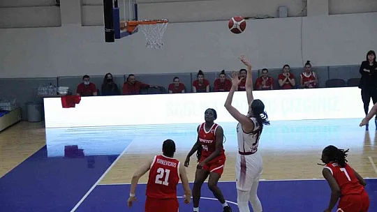 Elazığ İl Özel İdare Ukrayna ekibi BC Prometey'e 78-66 mağlup oldu