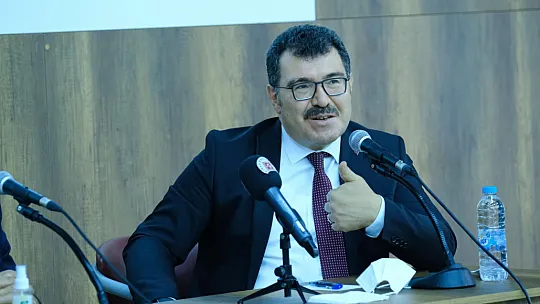 TÜBİTAK Başkanı Mandal, Elazığ'da akademisyen ve öğrencilerle buluştu