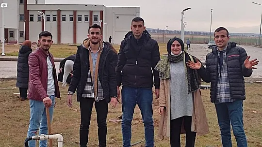Fırat Üniversitesi İletişim Fakültesinden 'Baharlar Bizimle Gelir' projesi