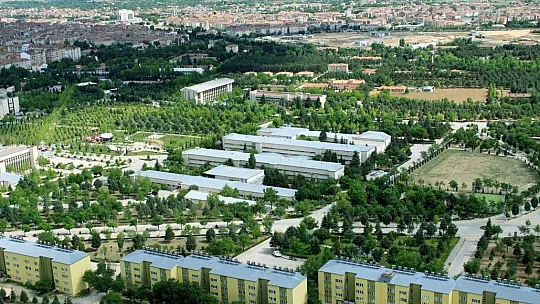 Üniversite içerisinde her öğrenci için bir fidan dikilecek