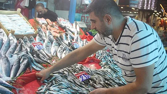 Fiyatlar düştü, balıkçıların yüzü güldü