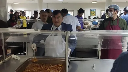 Fırat Üniversitesi kadın kollarından öğrencilere iftar programı