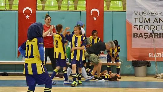 Futsalda yarı finalistler belli oldu