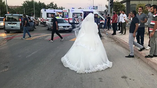Gelin aracından inen gelin, koşarak ambulansa gitti