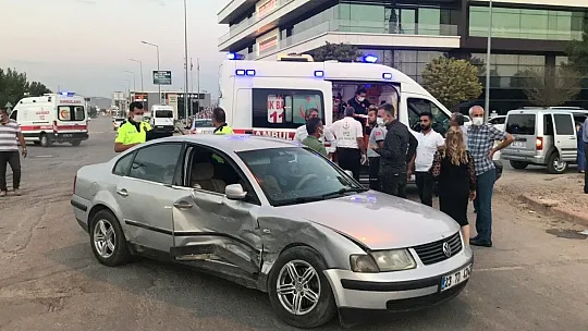 Gelin aracından inen gelin, koşarak ambulansa gitti