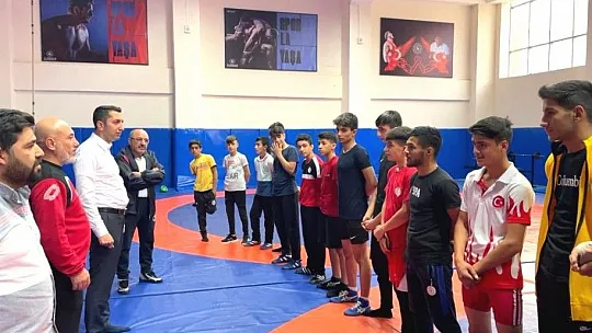 Genel Müdür Baykan Elazığlı güreşçilerle görüştü