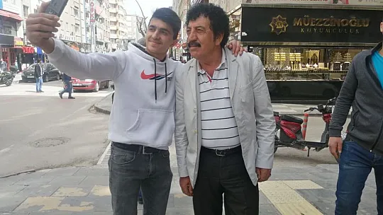 Müslüm Baba Elazığ sokaklarında