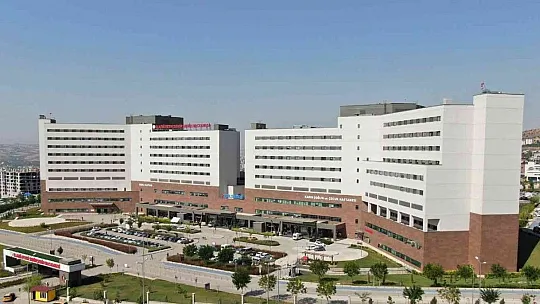 Guatr hastası iki kız kardeş Şehir Hastanesinde sağlıklarına kavuştu