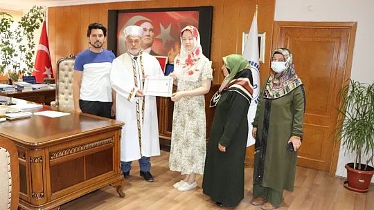 Güney Koreli Yoonsun Ya Müslüman olup Ayşe ismini aldı