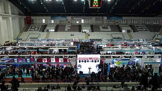 Güneydoğu Kariyer Fuarı Elazığ'da açıldı