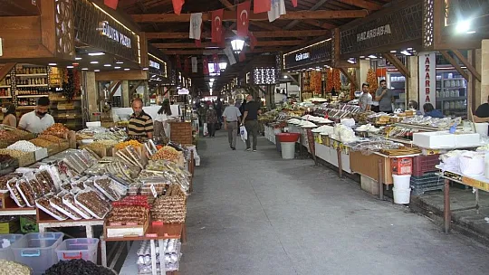 Gurbetçiler Kapalı Çarşı esnafını yalnız bırakmadı