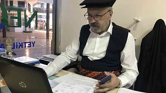 Haftanın bir günü yöresel kıyafetlerle müşterilerin karşısına çıkıyorlar
