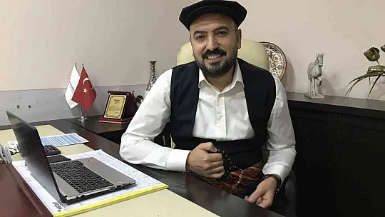 Haftanın bir günü yöresel kıyafetlerle müşterilerin karşısına çıkıyorlar