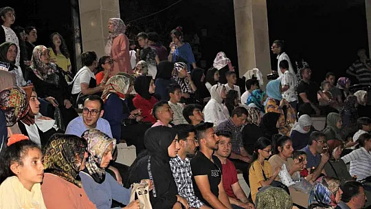 Halk Eğitim Merkezi korosu, kulakların pasını sildi