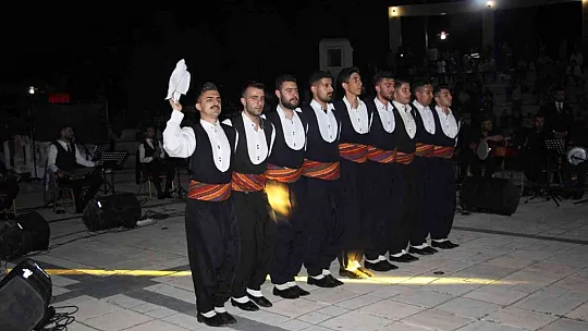 Halk Eğitim Merkezi korosu, kulakların pasını sildi
