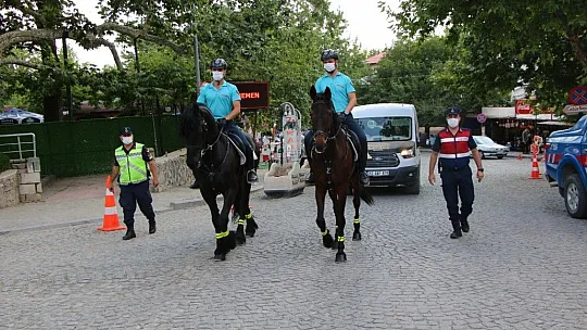 Harput'ta atlı jandarma timlerine yoğun ilgi