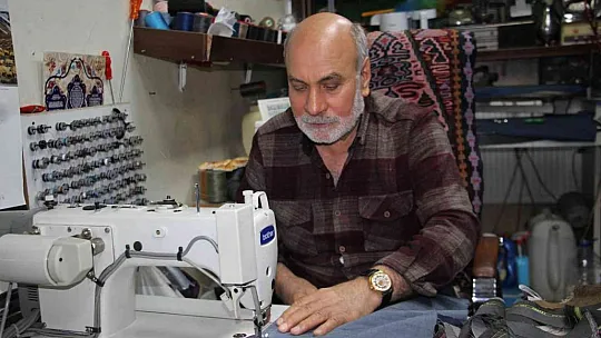 Müşterilerine tarihte yolculuk yaptıran terzi dükkanı