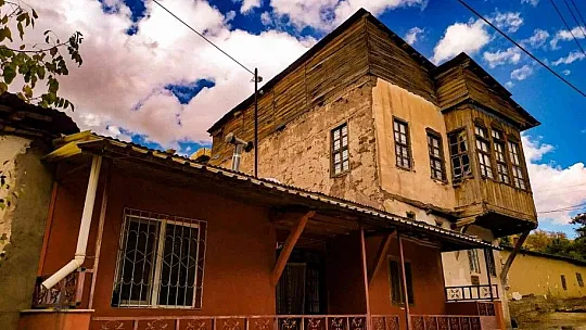 Hüseynik Mahallesi sonbaharda ayrı bir güzel