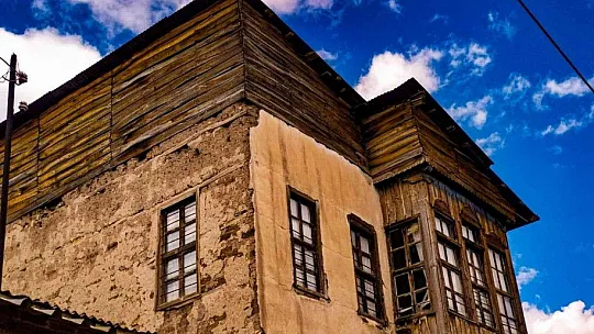 Hüseynik Mahallesi sonbaharda ayrı bir güzel