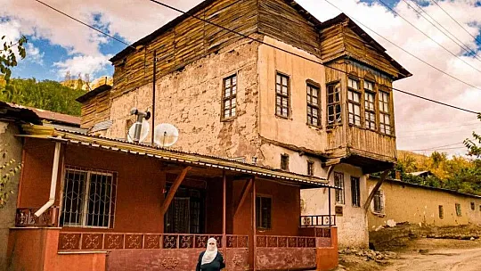 Hüseynik Mahallesi sonbaharda ayrı bir güzel