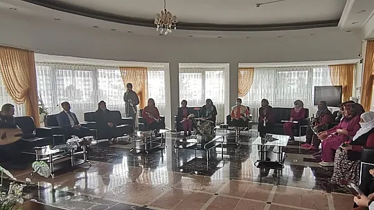 Huzurevinde kadınlar günü kutlandı
