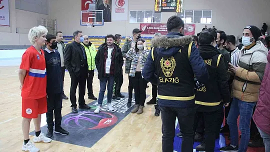 Işıl Alben'e Elazığlılar'dan yoğun ilgi