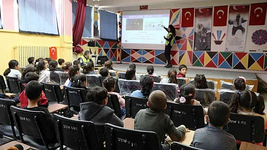 Elazığ jandarmasından, öğrencilere trafik eğitimi