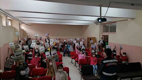 Çocukların suçtan korunma yöntemlerini Jandarma anlattı