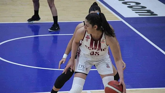 Elazığ'ın Perileri Süper Lig'e mağlubiyetle veda etti
