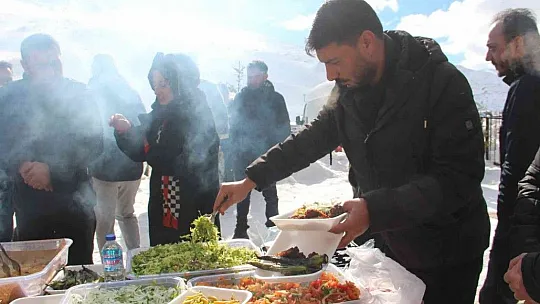 Kar hasreti çeken Elazığlılar Hazarbaba'ya akın etti