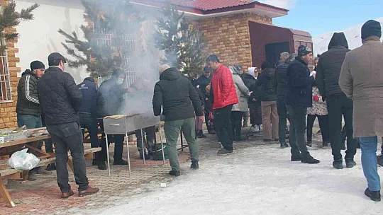 Kar hasreti çeken Elazığlılar Hazarbaba'ya akın etti
