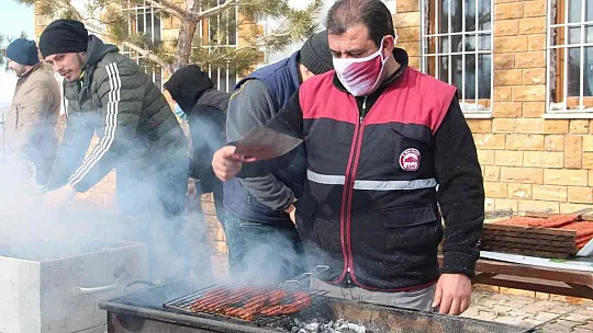 Kar hasreti çeken Elazığlılar Hazarbaba'ya akın etti