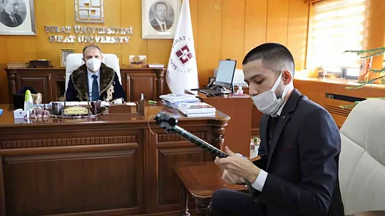 Kazakistanlı öğrencilerden Rektör Göktaş'a ziyaret