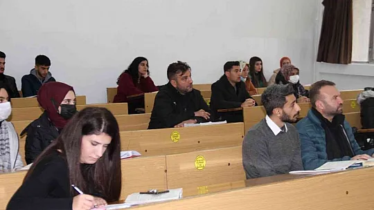 Zülfü ustanın okuma azmi hayran bıraktı