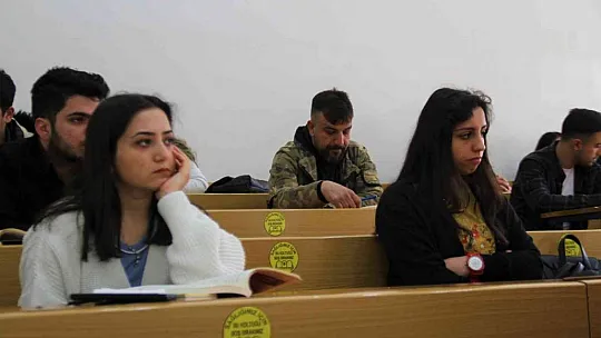 Zülfü ustanın okuma azmi hayran bıraktı