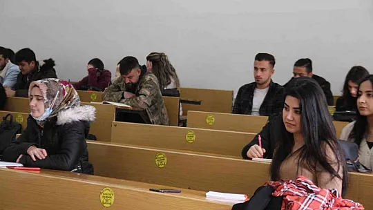 Zülfü ustanın okuma azmi hayran bıraktı