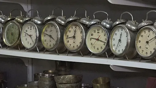 40 bine yakın eserle antika dükkanında zamanda yolculuk