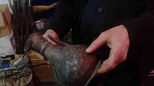 40 bine yakın eserle antika dükkanında zamanda yolculuk