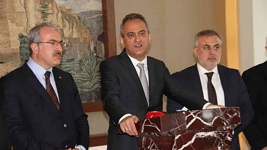 Bakan Özer müjdeyi verdi