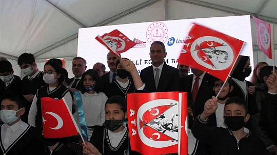 Bakan Özer: Son 19 yılda Türkiye'de eğitimde seferberlik ilan edildi