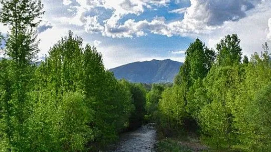 Mirvan Çayı, yılın her mevsimi ayrı bir güzelliğe bürünüyor